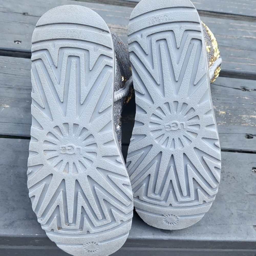 **SOLD**UGG CLASSIC SHORT COSMOS SEQUIN SILVER GOLD BOOTS - Picture 9 of 11